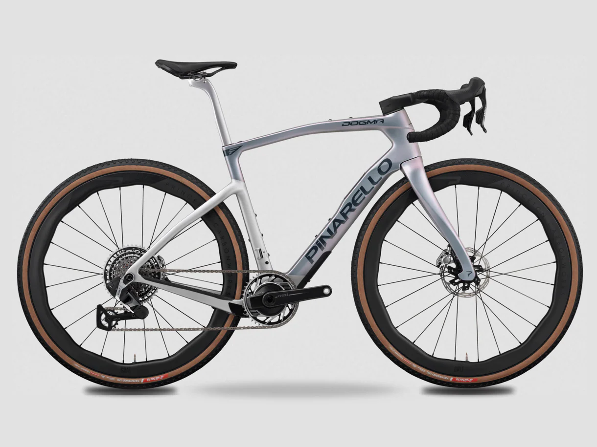 221_1220x_crop_center-1.webp Pinarello Dogma GR 2026 – Image 1