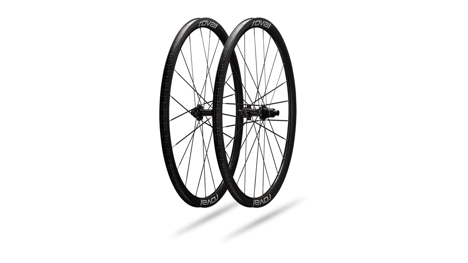 30026-600_WHL_ALPINIST-CLX-III-700C-FRONT-GLOSS-CARBON-GLOSS_HERO-PDP_DARK-1.webp Paires de Roues Roval Climber CLX III – Image 1