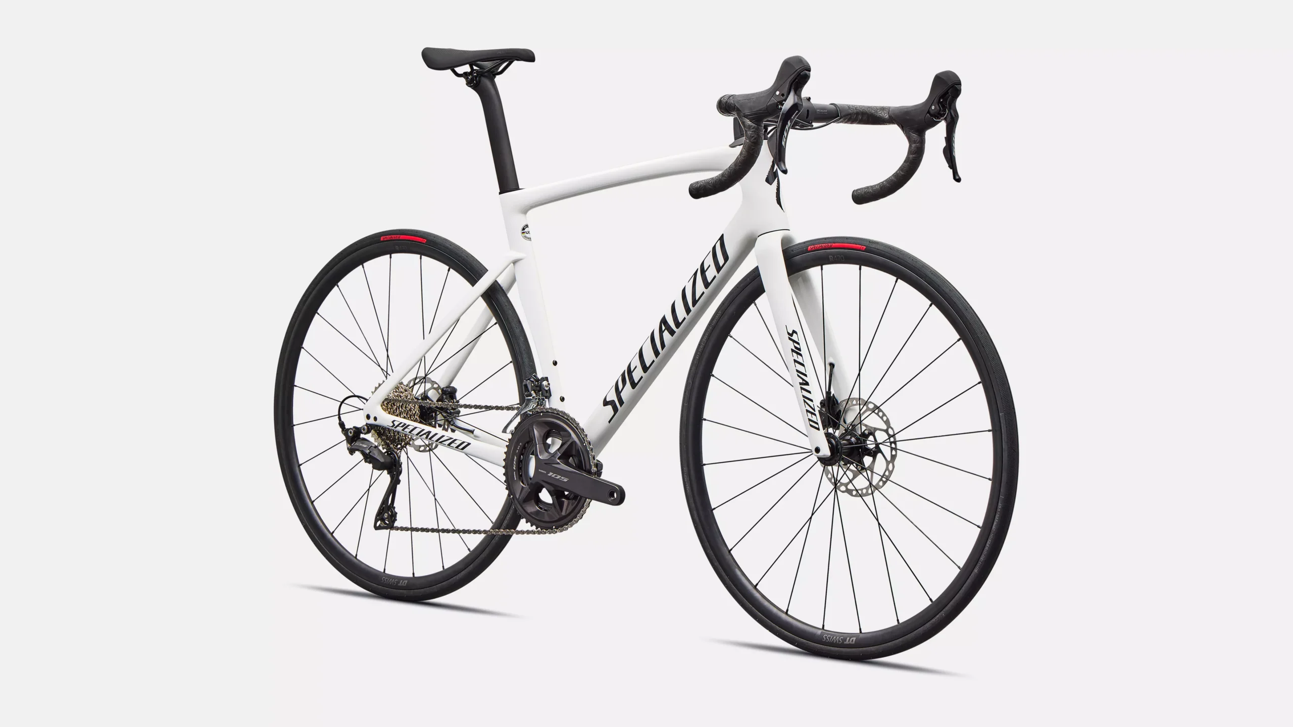 90626-63_TARMAC-SL7-SPORT-WHT-METDKNVY_FDSQ-scaled-2.webp Vélo Tarmac SL7 Sport Shimano 105 – Image 1